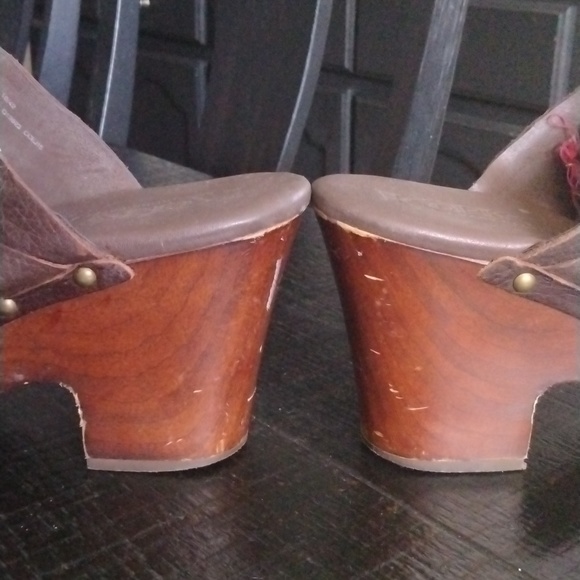 KORK EASE CLOGS - Picture 4 of 11